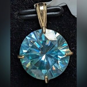 8.00 carat Blue Moissanite Pendant